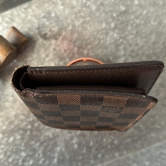 LV Damier Wallet - Picture 5 of 15